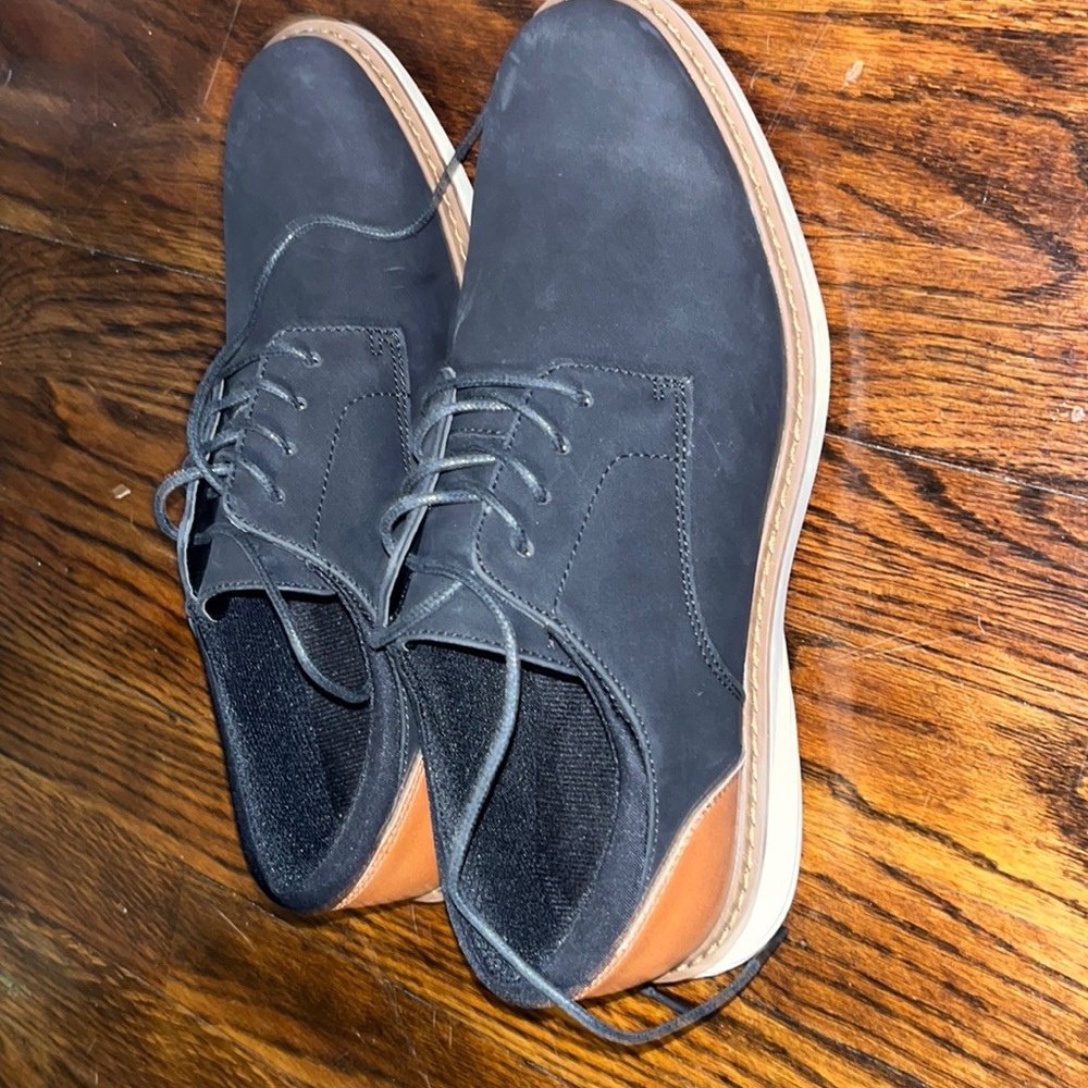 Perry Ellis men’s dress shoes